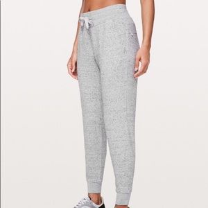 NWT! Warm Down Jogger II *28", Grey, Size 6